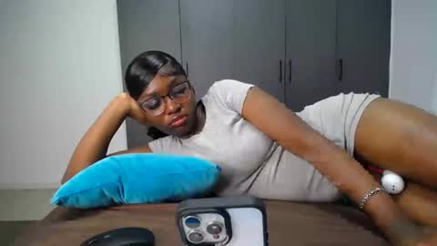 Liya online show from 06/15/26, 09:00