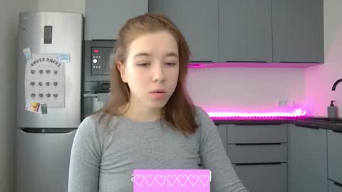 Snapshot of cute_beauty chatting on 10/25/25, 10:34 Amanda online show from 10/25/25, 10:34