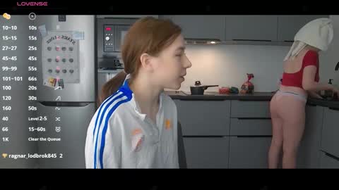 Snapshot of cute_beauty chatting on 11/16/25, 11:16 Amanda online show from 11/16/25, 11:16