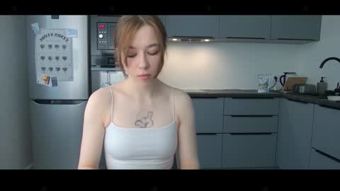 Snapshot of cute_beauty chatting on 11/17/25, 12:11 Amanda online show from 11/17/25, 12:11