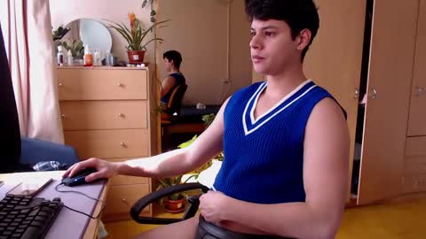 Tomas online show from 05/01/26, 12:32