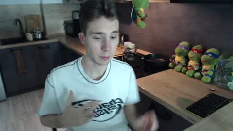 Snapshot of cute_brian chatting on 12/06/24, 12:16 Im Brian online show from 12/06/24, 12:16