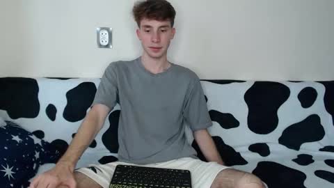 Snapshot of cute_brian chatting on 09/11/25, 10:04 Im Brian online show from 09/11/25, 10:04