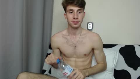 Snapshot of cute_brian chatting on 09/24/25, 11:13 Im Brian online show from 09/24/25, 11:13