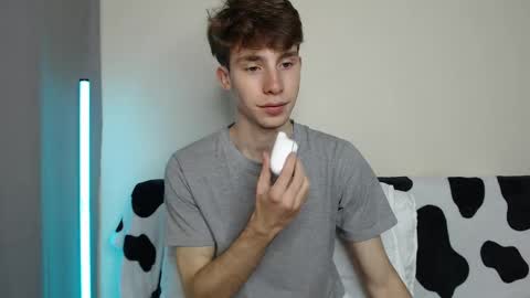 Snapshot of cute_brian chatting on 09/30/25, 08:19 Im Brian online show from 09/30/25, 08:19