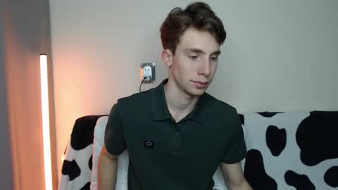 Snapshot of cute_brian chatting on 10/11/25, 12:04 Im Brian online show from 10/11/25, 12:04