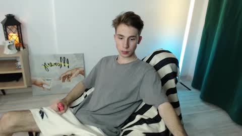 Snapshot of cute_brian chatting on 10/26/25, 03:18 Im Brian online show from 10/26/25, 03:18