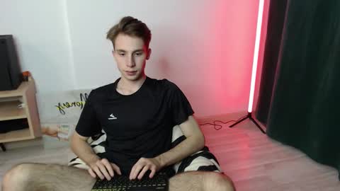 Snapshot of cute_brian chatting on 11/02/25, 05:04 Im Brian online show from 11/02/25, 05:04