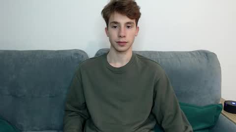 Snapshot of cute_brian chatting on 11/21/25, 05:33 Im Brian online show from 11/21/25, 05:33