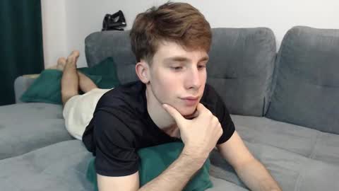 Snapshot of cute_brian chatting on 12/15/25, 04:11 Im Brian online show from 12/15/25, 04:11