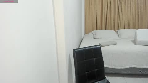 Snapshot of cute_brunett chatting on 01/08/25, 05:37 Sara online show from 01/08/25, 05:37