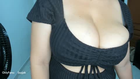 Snapshot of cute_brunett chatting on 09/13/25, 04:56 Sara online show from 09/13/25, 04:56