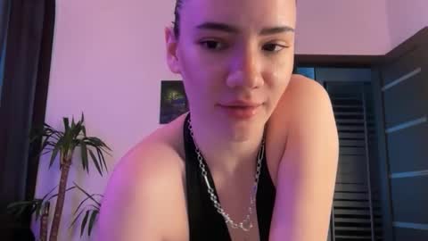 Snapshot of cute_bubbles chatting on 05/17/26, 04:03 cute_bubbles online show from 05/17/26, 04:03