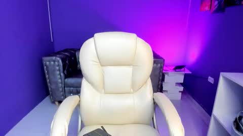 Abby online show from 12/04/25, 04:33