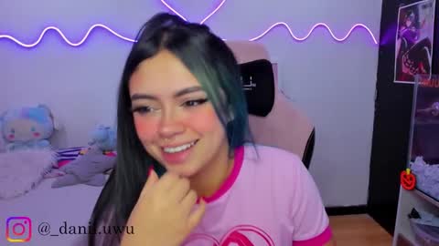 Snapshot of cute_dani__ chatting on 10/24/25, 10:44 Dani online show from 10/24/25, 10:44