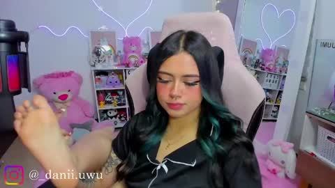 Snapshot of cute_dani__ chatting on 04/15/26, 03:30 Dani online show from 04/15/26, 03:30