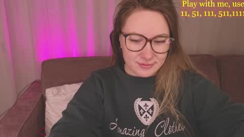 Everyday stream in the same time online show from 02/04/26, 01:33