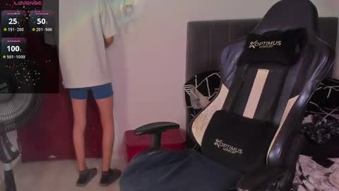Snapshot of cute_diego_ chatting on 06/04/26, 11:00 Diego online show from 06/04/26, 11:00