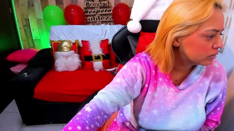    Independent Model online show from 12/25/24, 07:24