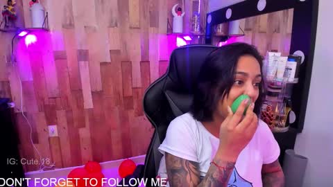    Independent Model online show from 11/05/25, 12:43