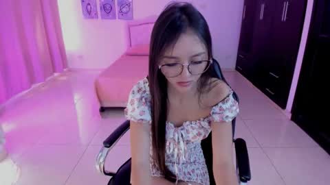 Snapshot of cute_fox_1 chatting on 01/10/26, 02:19 Bella Fox online show from 01/10/26, 02:19