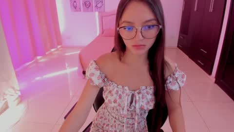 Snapshot of cute_fox_1 chatting on 01/17/26, 02:44 Bella Fox online show from 01/17/26, 02:44