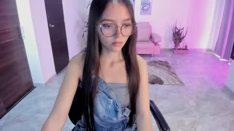 Snapshot of cute_fox_1 chatting on 02/06/26, 03:48 Bella Fox online show from 02/06/26, 03:48