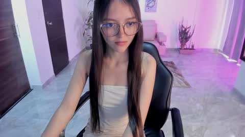 Snapshot of cute_fox_1 chatting on 02/07/26, 03:27 Bella Fox online show from 02/07/26, 03:27
