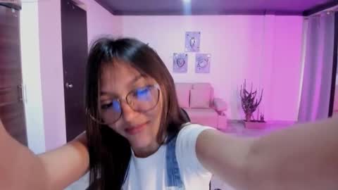 Snapshot of cute_fox_1 chatting on 02/13/26, 02:57 Bella Fox online show from 02/13/26, 02:57