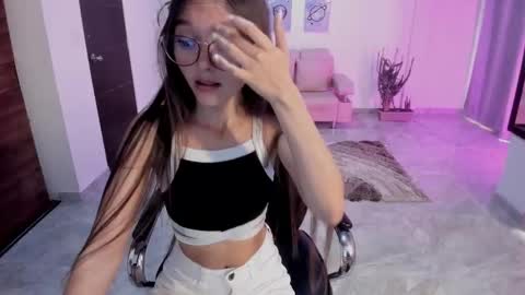 Snapshot of cute_fox_1 chatting on 03/07/26, 04:15 Bella Fox online show from 03/07/26, 04:15