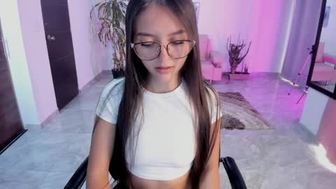 Snapshot of cute_fox_1 chatting on 04/06/26, 03:24 Bella Fox online show from 04/06/26, 03:24