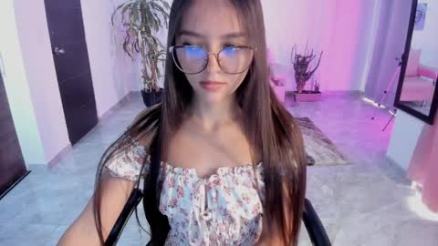 Snapshot of cute_fox_1 chatting on 04/07/26, 03:01 Bella Fox online show from 04/07/26, 03:01