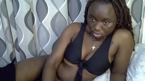 Snapshot of cute_gee chatting on 06/25/26, 07:35 daddysdoll online show from 06/25/26, 07:35