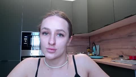 cute_girl_mia__ online show from 05/03/26, 10:43