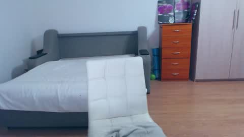 cute_jes online show from 01/09/25, 06:04