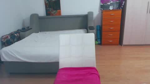 cute_jes online show from 03/01/25, 07:15