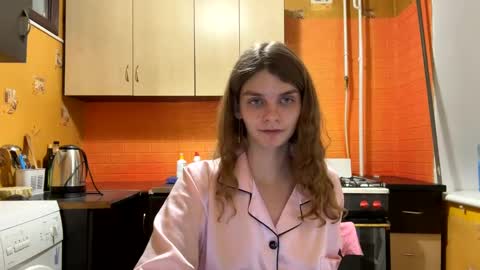 cute_kitte online show from 12/27/24, 12:18