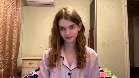 cute_kitte online show from 09/28/25, 04:23