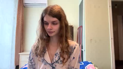 cute_kitte online show from 11/22/25, 12:04
