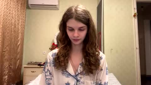 cute_kitte online show from 12/22/25, 08:39