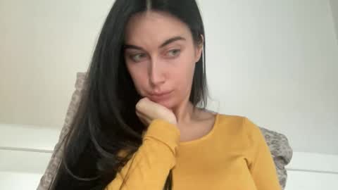 Snapshot of cute_kriss94 chatting on 10/28/25, 01:36 cute_kriss94 online show from 10/28/25, 01:36