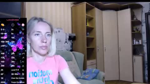 Snapshot of cute_lion_ chatting on 09/12/25, 12:49 cute_lion_ online show from 09/12/25, 12:49