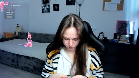 Snapshot of cute_little_ass chatting on 04/01/26, 06:14 Emily online show from 04/01/26, 06:14