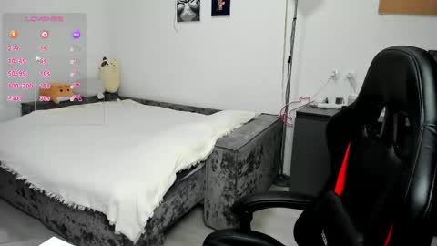 Snapshot of cute_little_ass chatting on 04/30/26, 09:04 Emily online show from 04/30/26, 09:04