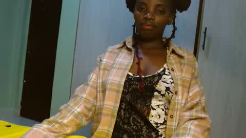 cute_lorna online show from 04/27/26, 01:58