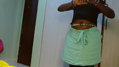 cute_lorna online show from 04/28/26, 02:10