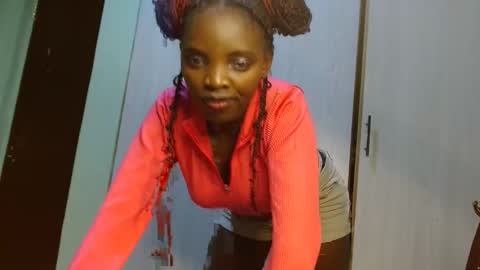 cute_lorna online show from 04/28/26, 02:33