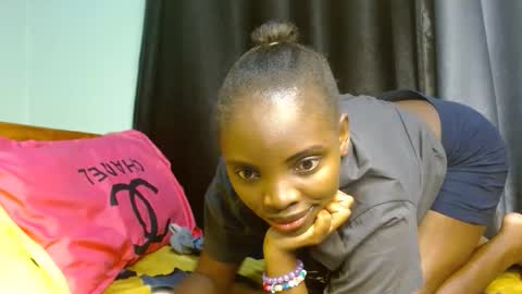 cute_lorna online show from 05/01/26, 02:54