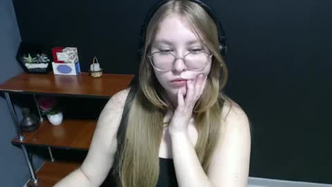 Veronica online show from 01/21/25, 10:41