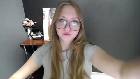 Veronica online show from 10/08/25, 06:33